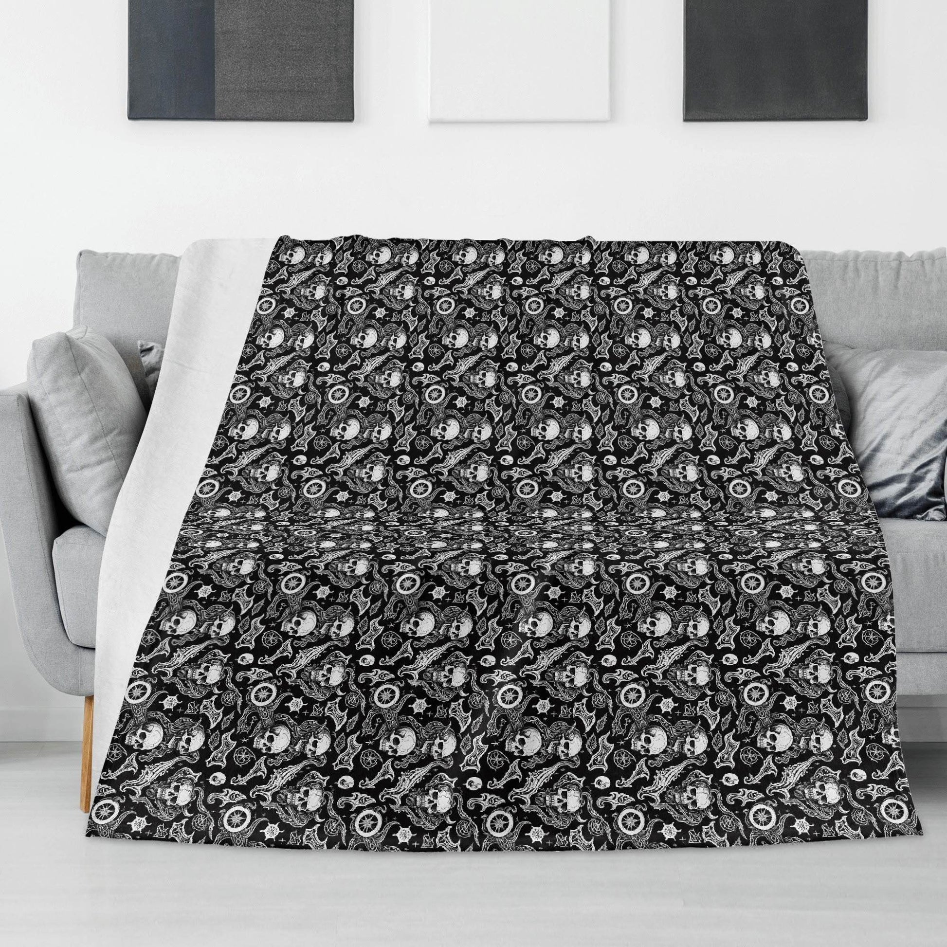 Flying Skulls Horizontal Flannel Breathable Blanket 4 Sizes - DeRose Seasonal