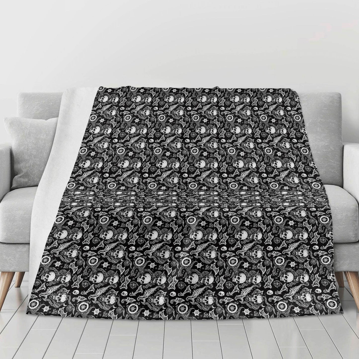 Flying Skulls Horizontal Flannel Breathable Blanket 4 Sizes - DeRose Seasonal