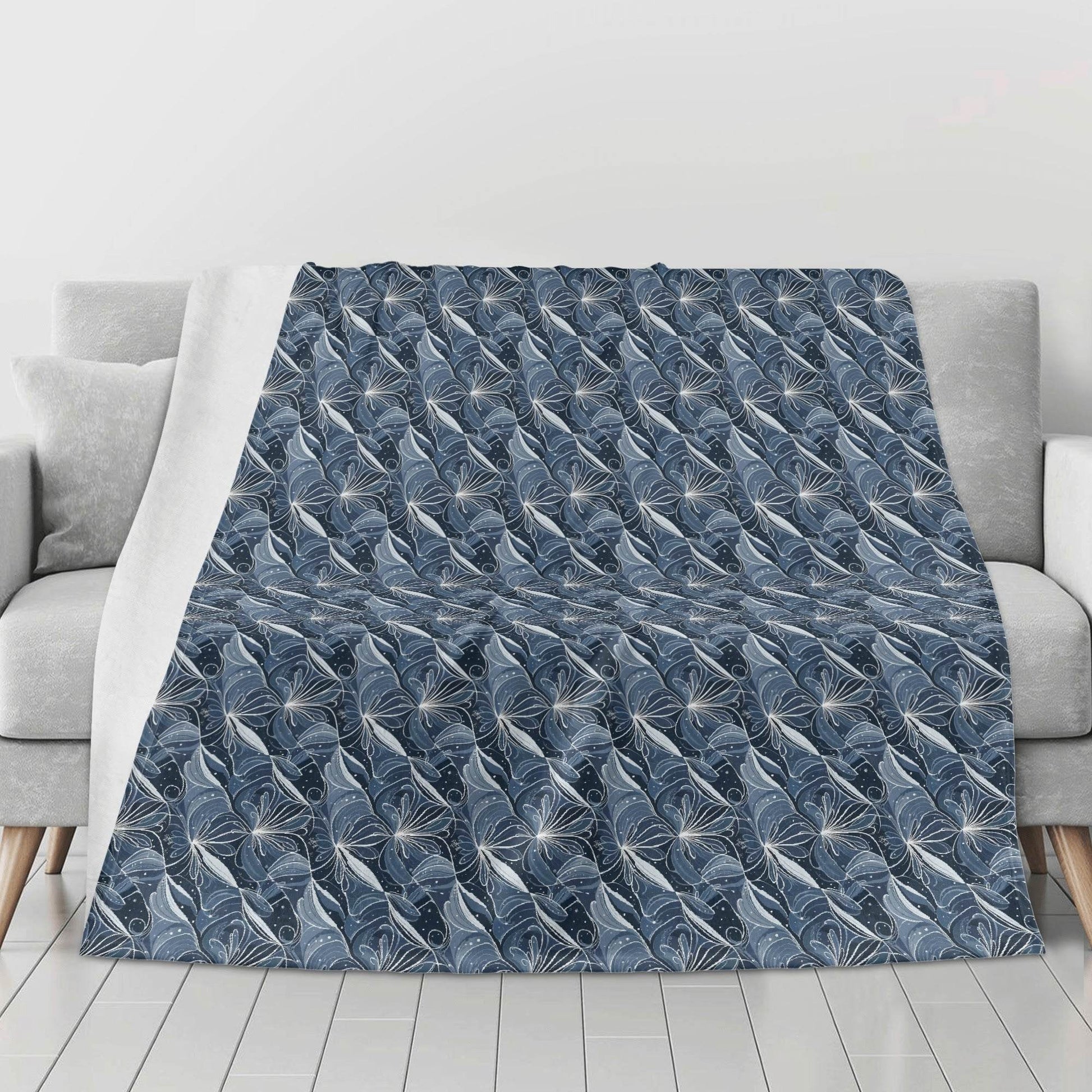 Cold Wind Horizontal Flannel Breathable Blanket 4 Sizes - DeRose Seasonal