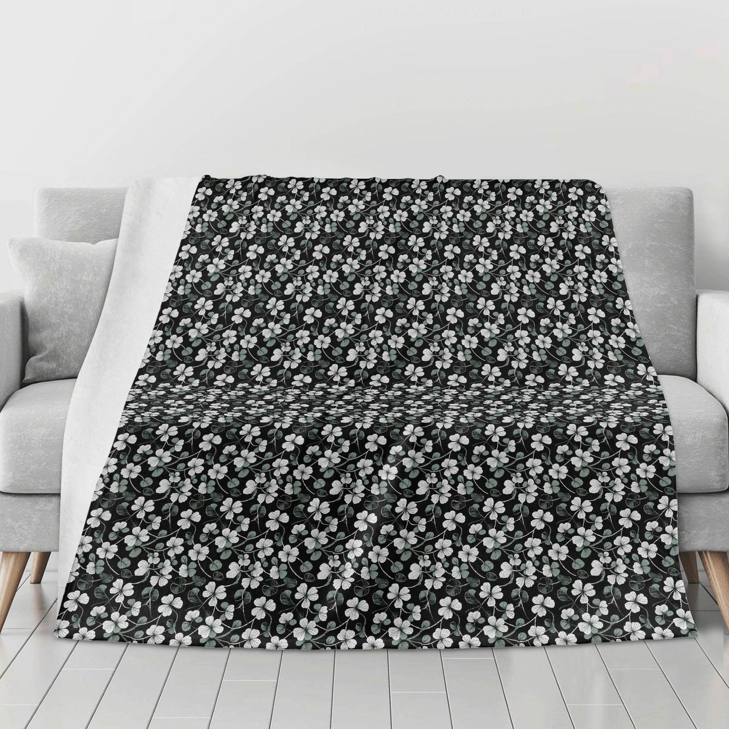 White and Green Clovers Horizontal Flannel Breathable Blanket 4 Sizes - DeRose Seasonal