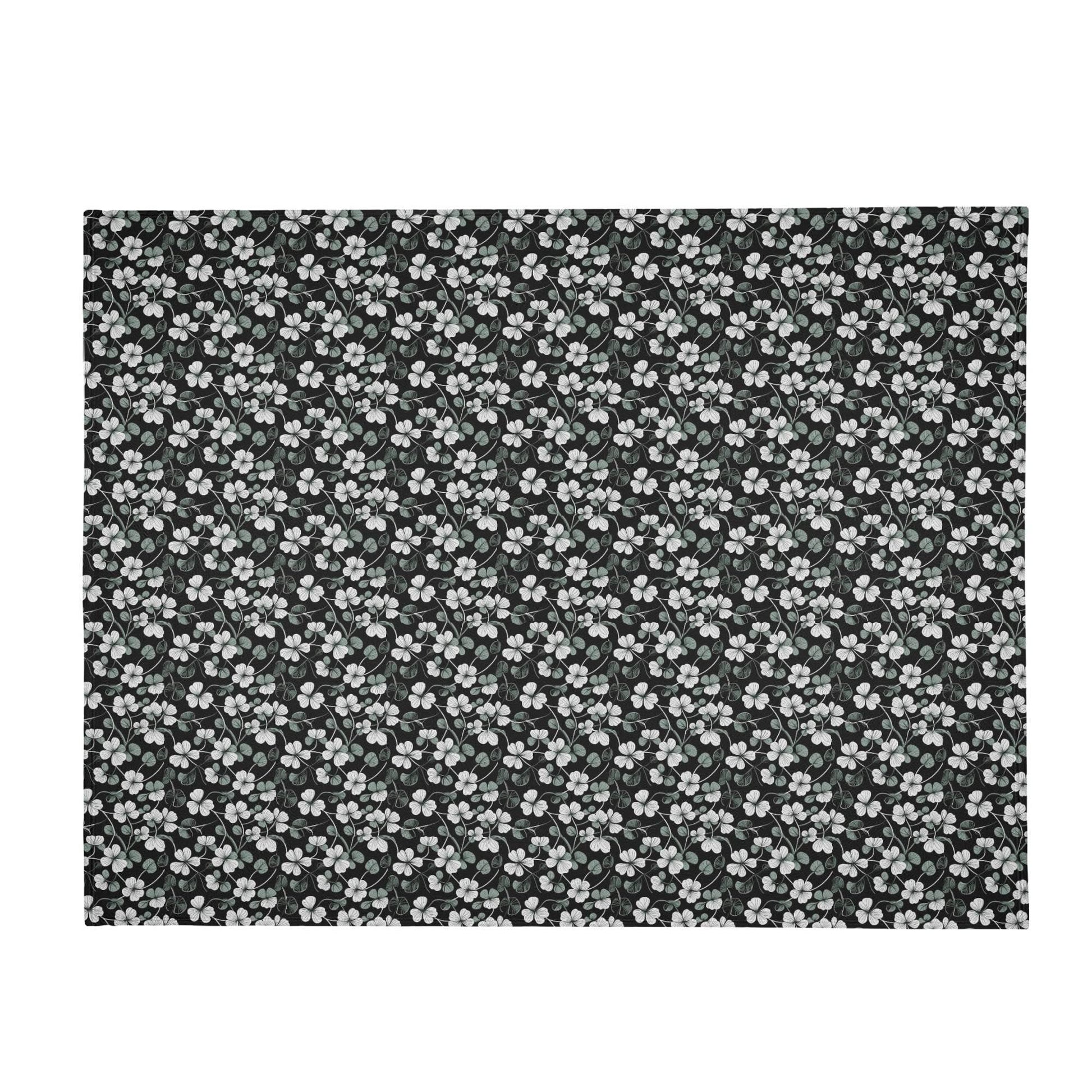White and Green Clovers Horizontal Flannel Breathable Blanket 4 Sizes - DeRose Seasonal