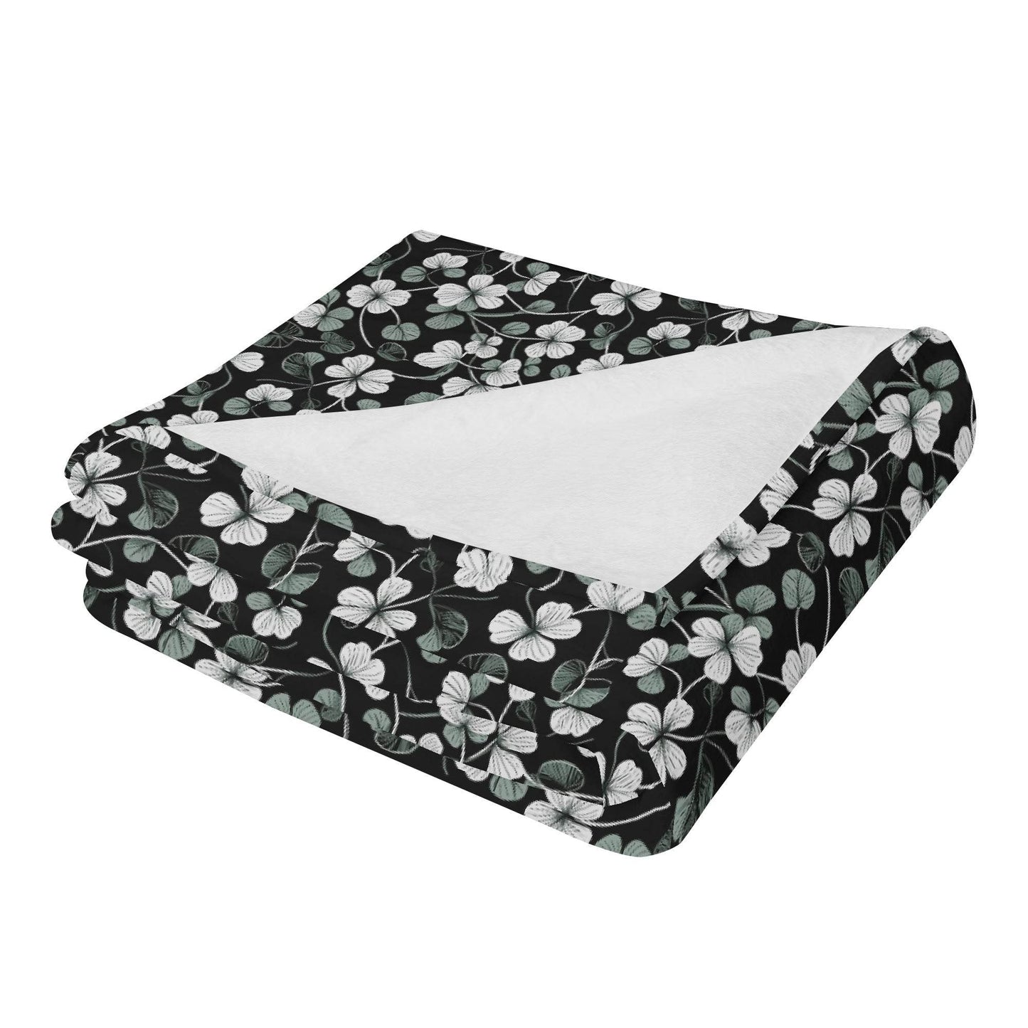 White and Green Clovers Horizontal Flannel Breathable Blanket 4 Sizes - DeRose Seasonal