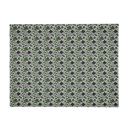 Scribbled Clovers Horizontal Flannel Breathable Blanket 4 Sizes - DeRose Seasonal