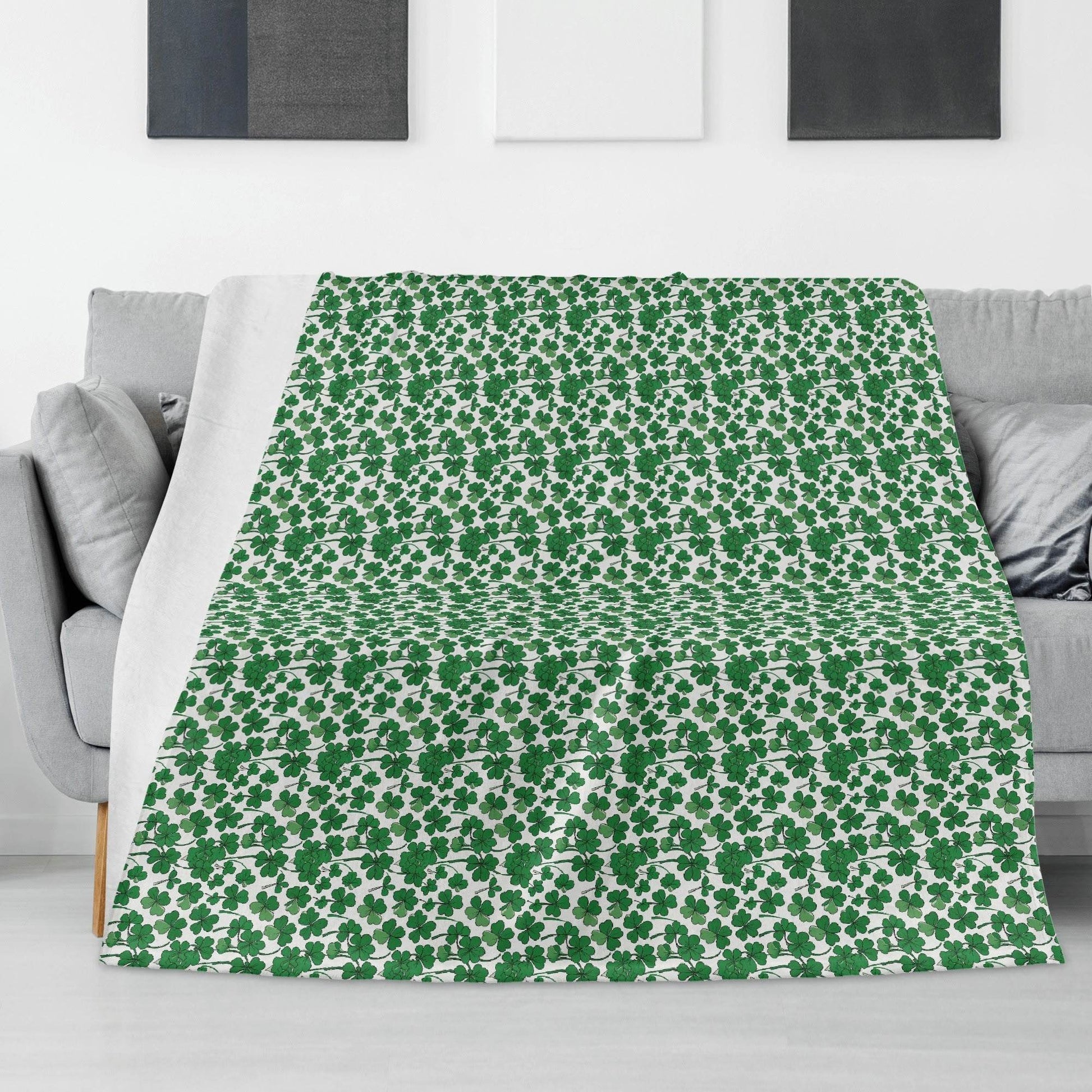 Little Clovers Horizontal Flannel Breathable Blanket 4 Sizes - DeRose Seasonal
