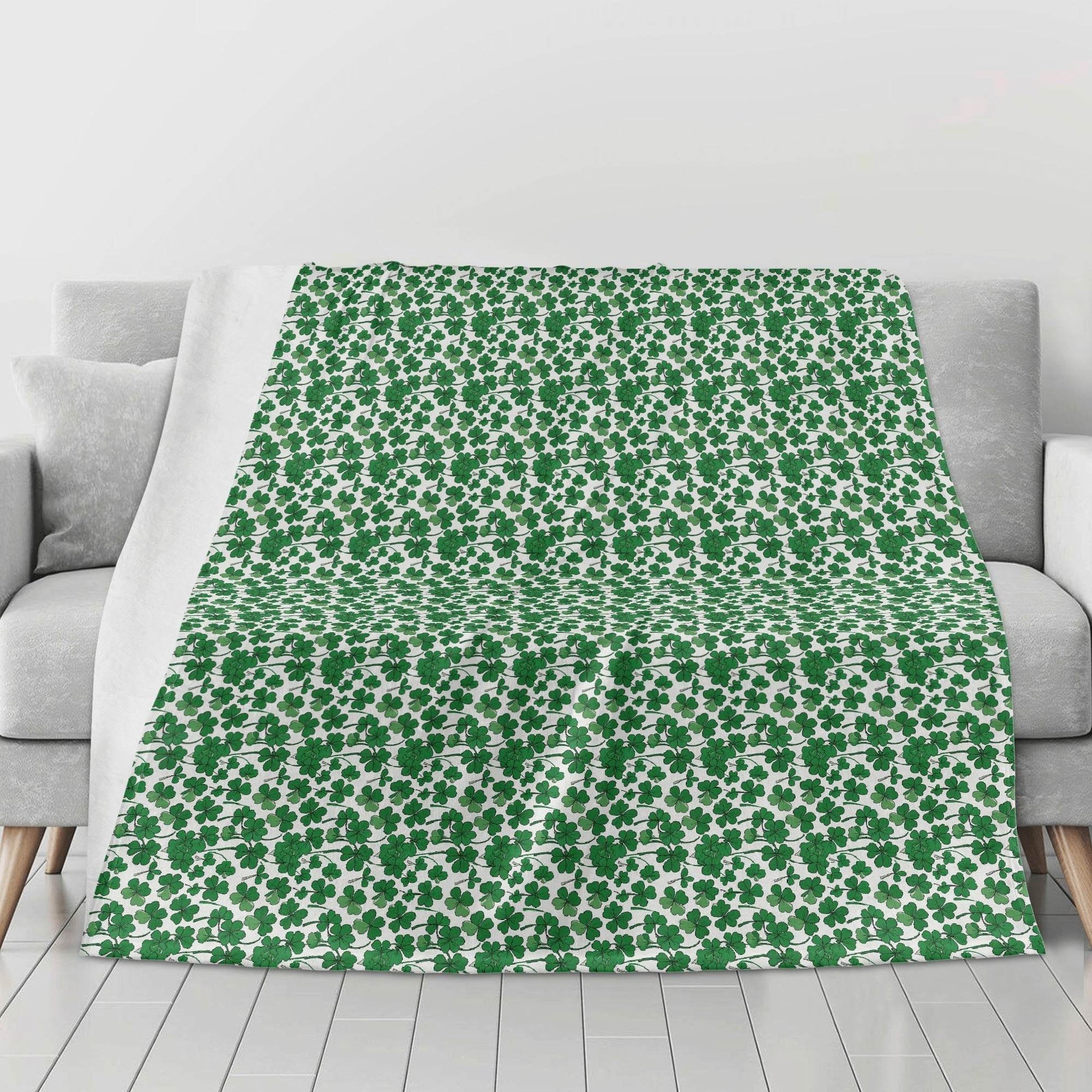 Little Clovers Horizontal Flannel Breathable Blanket 4 Sizes - DeRose Seasonal