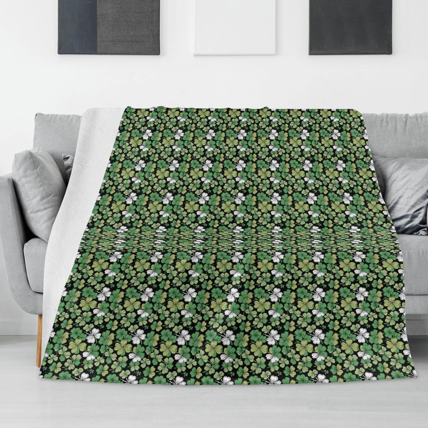 Clover Patch Horizontal Flannel Breathable Blanket 4 Sizes - DeRose Seasonal