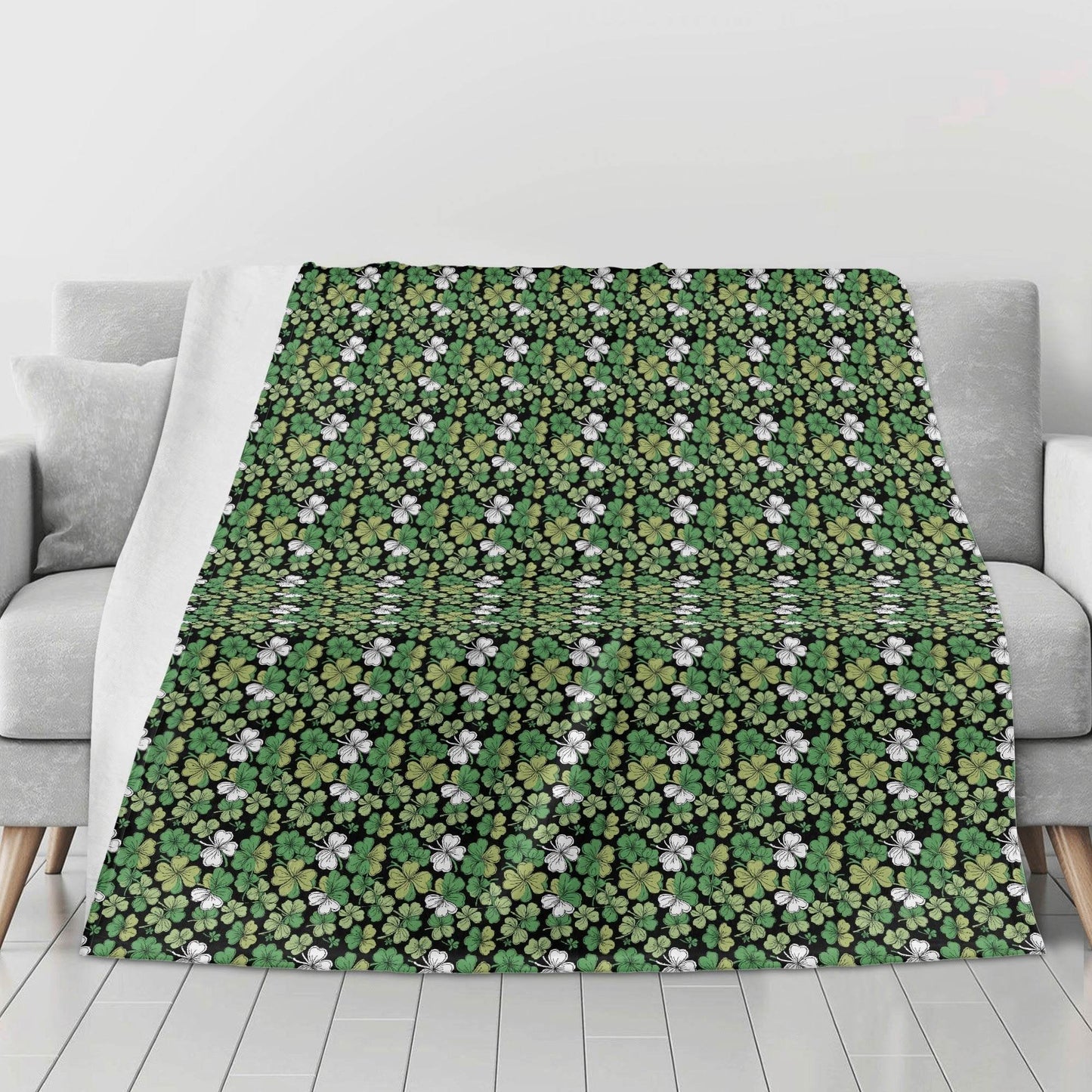 Clover Patch Horizontal Flannel Breathable Blanket 4 Sizes - DeRose Seasonal
