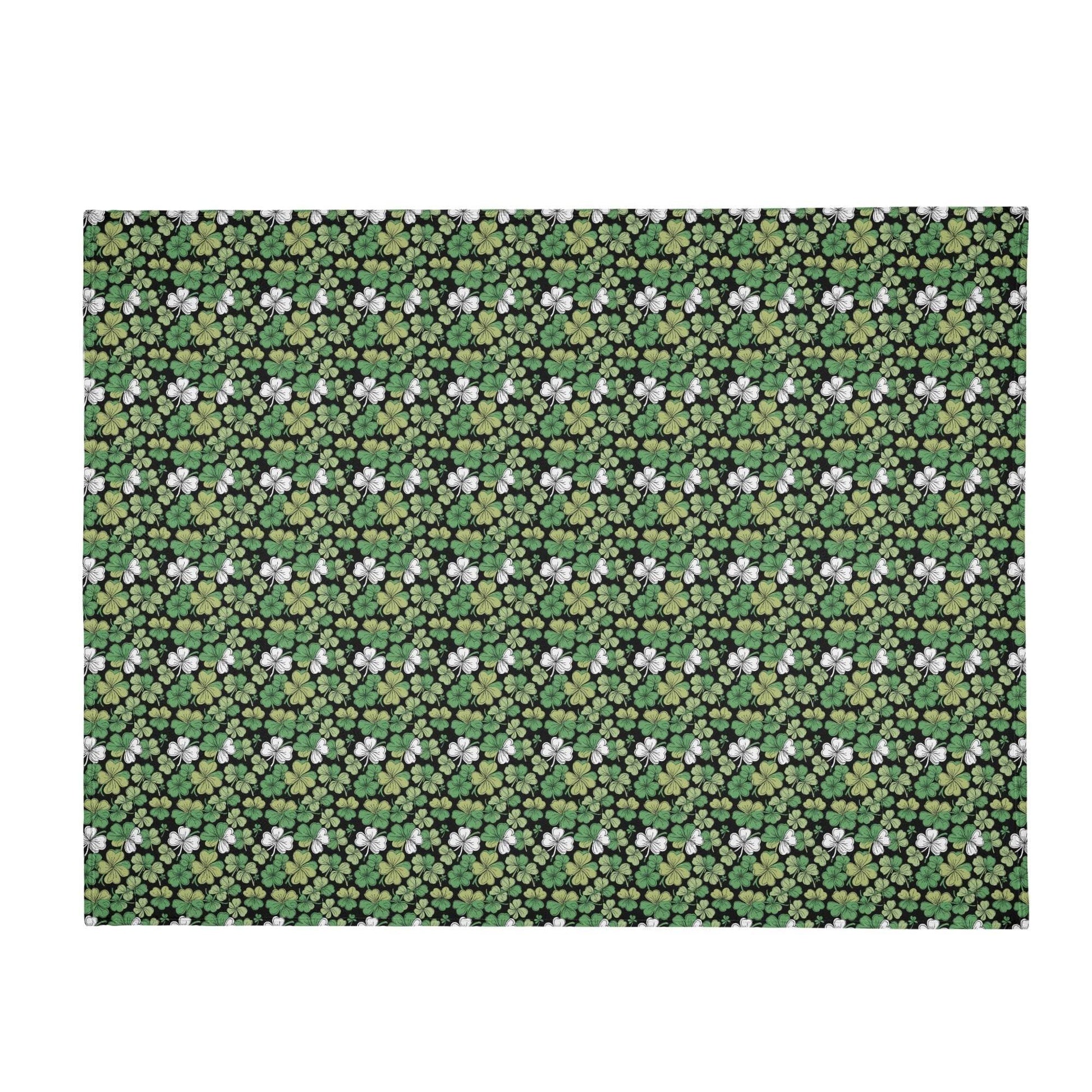 Clover Patch Horizontal Flannel Breathable Blanket 4 Sizes - DeRose Seasonal