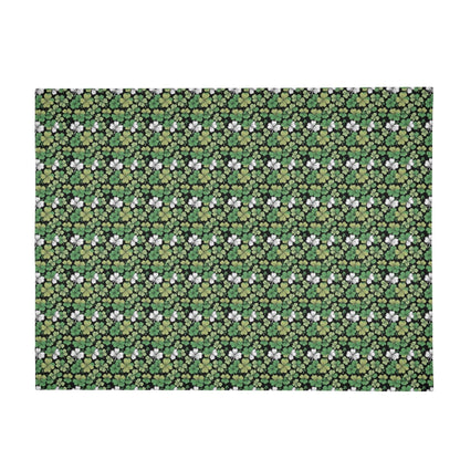 Clover Patch Horizontal Flannel Breathable Blanket 4 Sizes - DeRose Seasonal