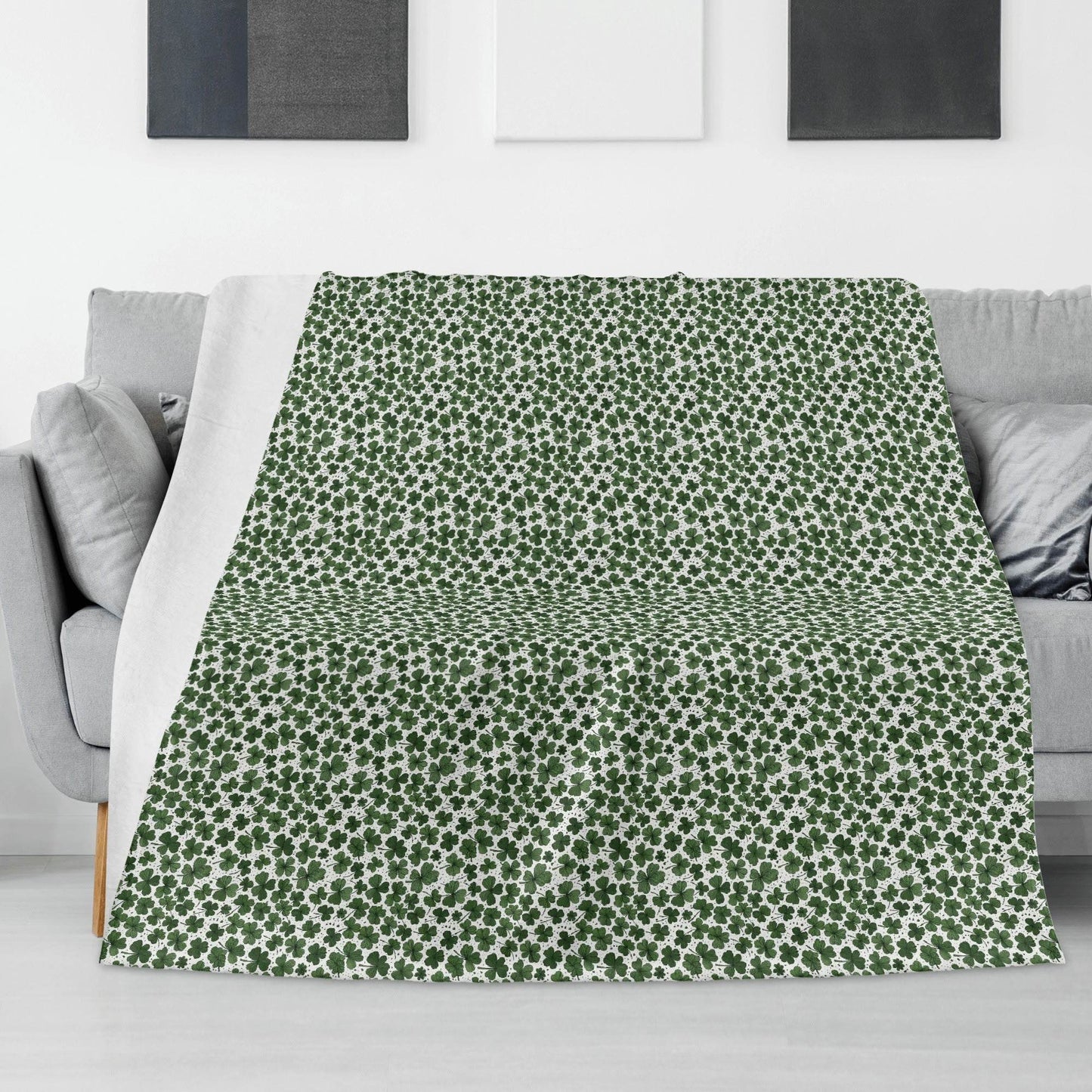 Clovers Horizontal Flannel Breathable Blanket 4 Sizes - DeRose Seasonal