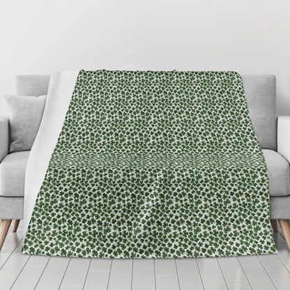 Clovers Horizontal Flannel Breathable Blanket 4 Sizes - DeRose Seasonal