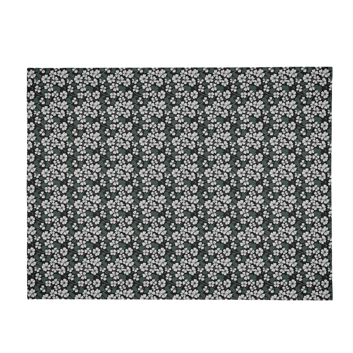 White Clovers Horizontal Flannel Breathable Blanket 4 Sizes - DeRose Seasonal