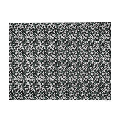 White Clovers Horizontal Flannel Breathable Blanket 4 Sizes - DeRose Seasonal