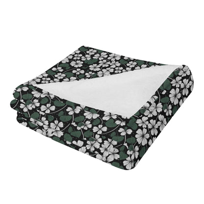 White Clovers Horizontal Flannel Breathable Blanket 4 Sizes - DeRose Seasonal
