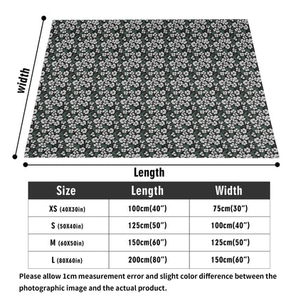 White Clovers Horizontal Flannel Breathable Blanket 4 Sizes - DeRose Seasonal