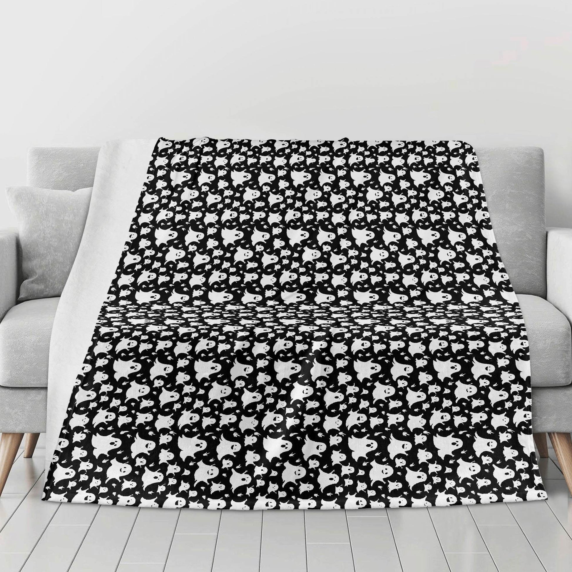 Spooky Ghost Horizontal Flannel Breathable Blanket 4 Sizes - DeRose Seasonal