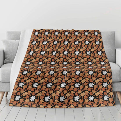 Maple Leaves Horizontal Flannel Breathable Blanket 4 Sizes - DeRose Seasonal