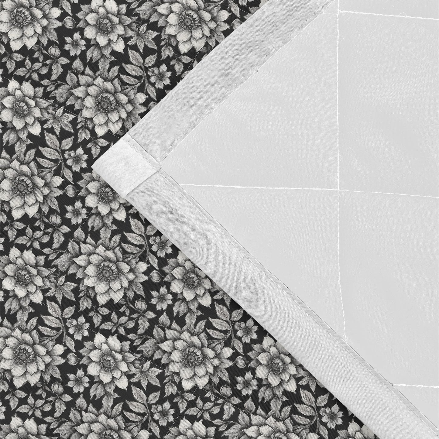 Black and White Bloom Quilt Bedding Set - DeRose Seasonal