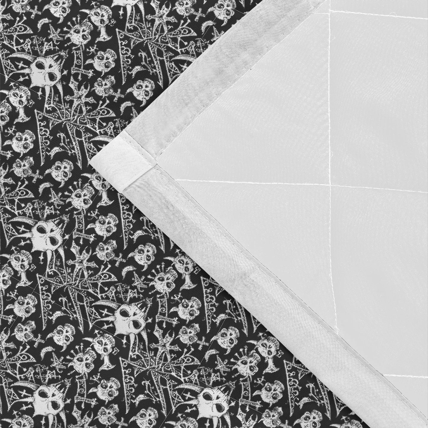 Little Devils Quilt Bedding Set - DeRose Seasonal
