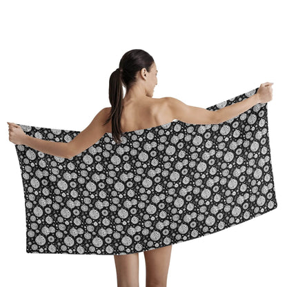 Black and White Ornament Bath Towel - DeRose Seasonal