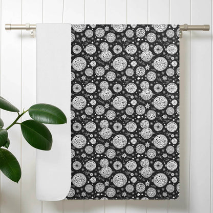 Black and White Ornament Bath Towel - DeRose Seasonal