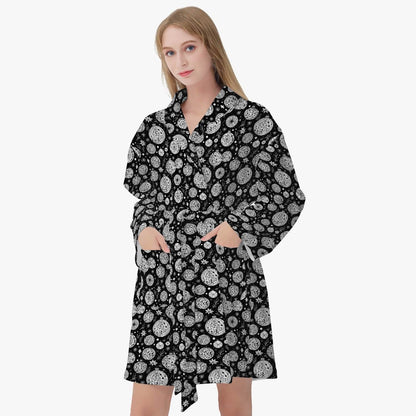 Black and White Ornament Women's Loose-fitting Bathrobe - DeRose Seasonal