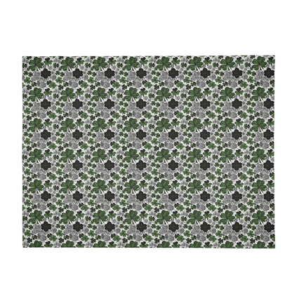 Scribble Clovers Flannel Breathable Blanket 4 Sizes - DeRose Seasonal