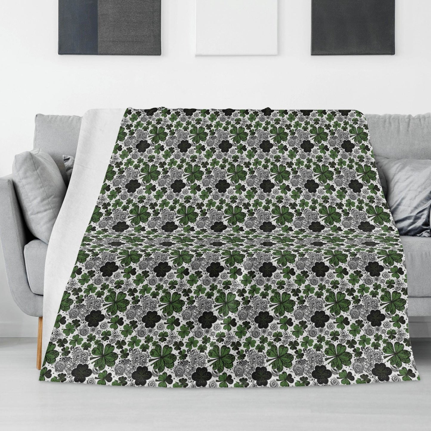 Scribble Clovers Flannel Breathable Blanket 4 Sizes - DeRose Seasonal