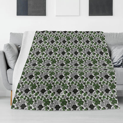 Scribble Clovers Flannel Breathable Blanket 4 Sizes - DeRose Seasonal