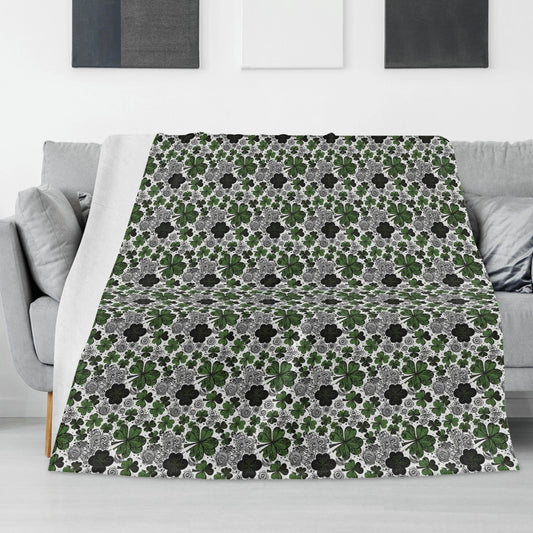 Scribble Clovers Flannel Breathable Blanket 4 Sizes - DeRose Seasonal