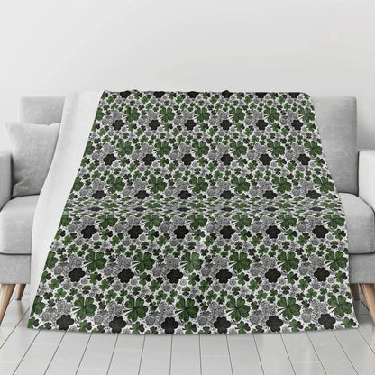 Scribble Clovers Flannel Breathable Blanket 4 Sizes - DeRose Seasonal