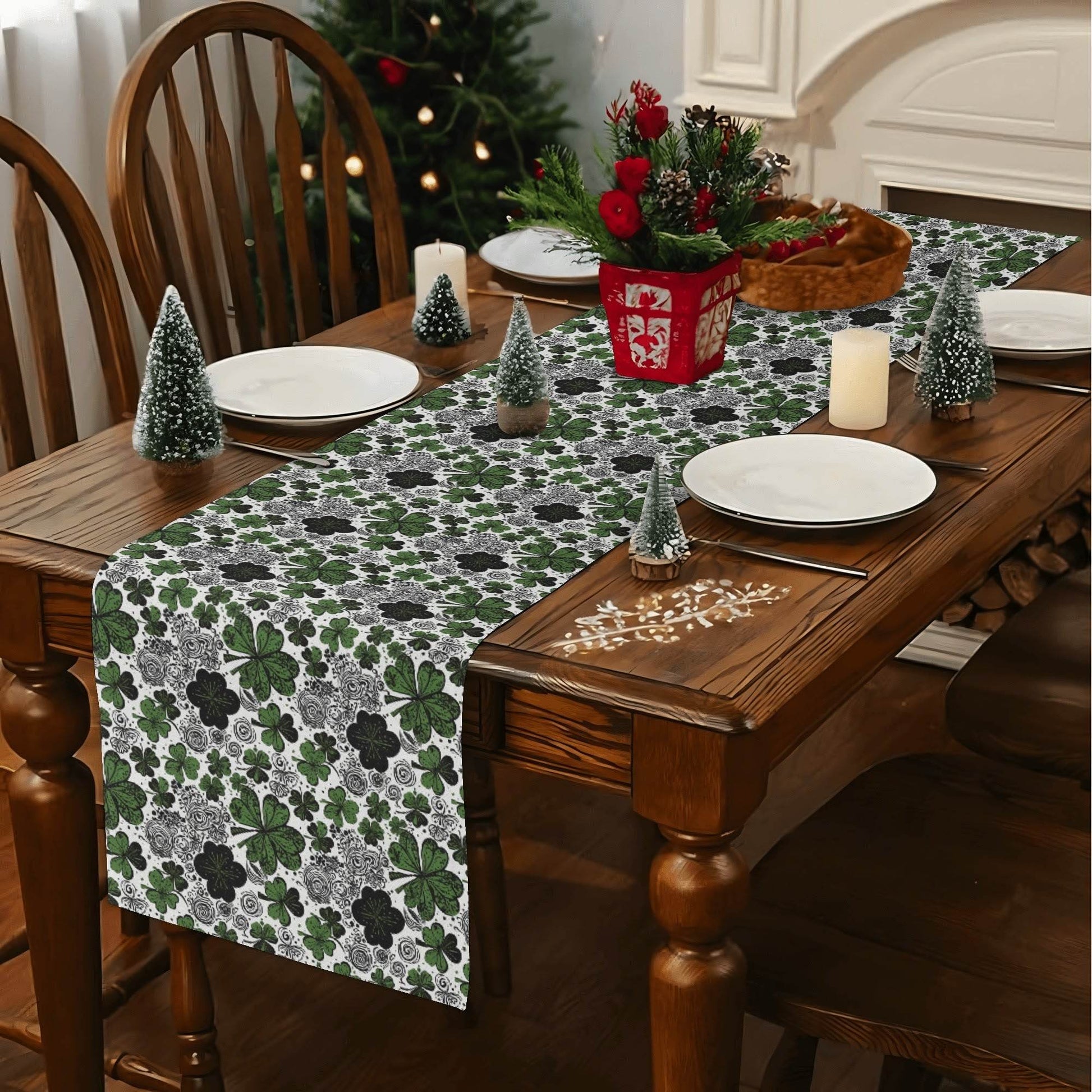 Scribbled Clover Polyester Table Runner - DeRose Seasonal