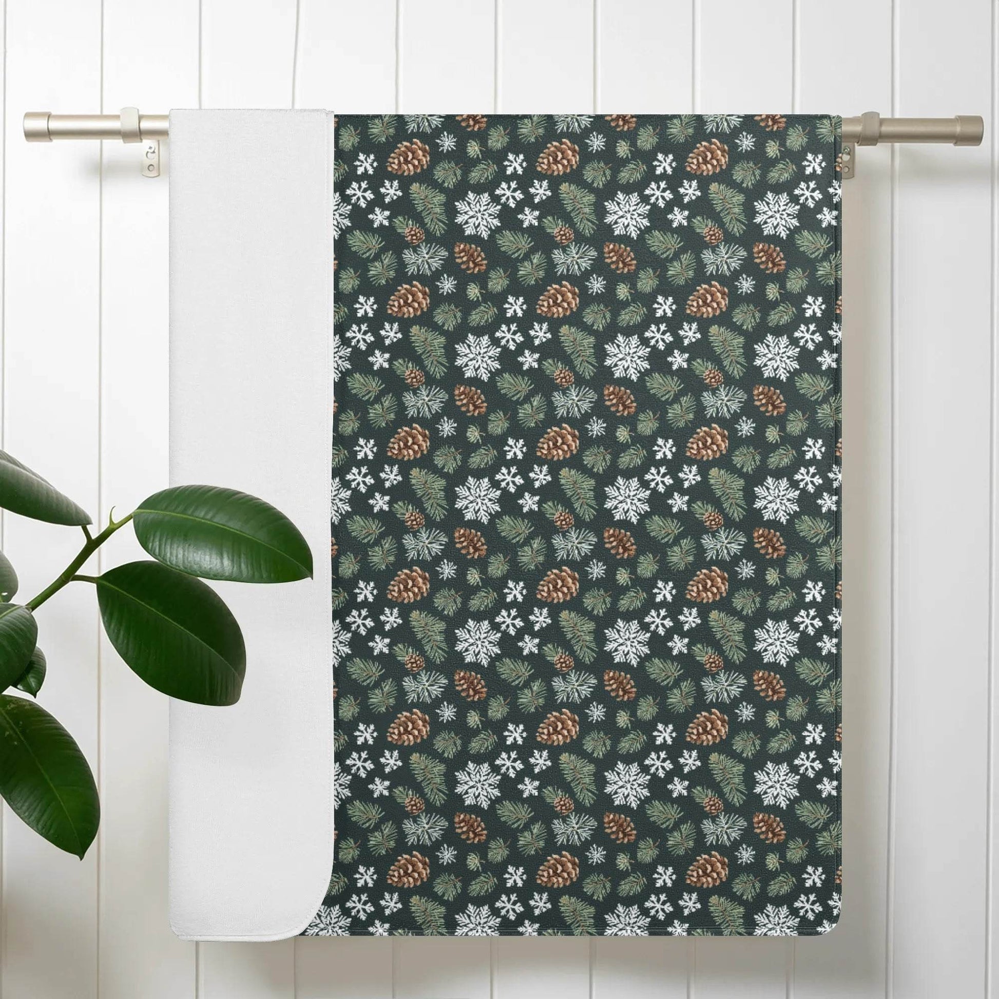 Snowflake Pine Bath Towel - DeRose Seasonal