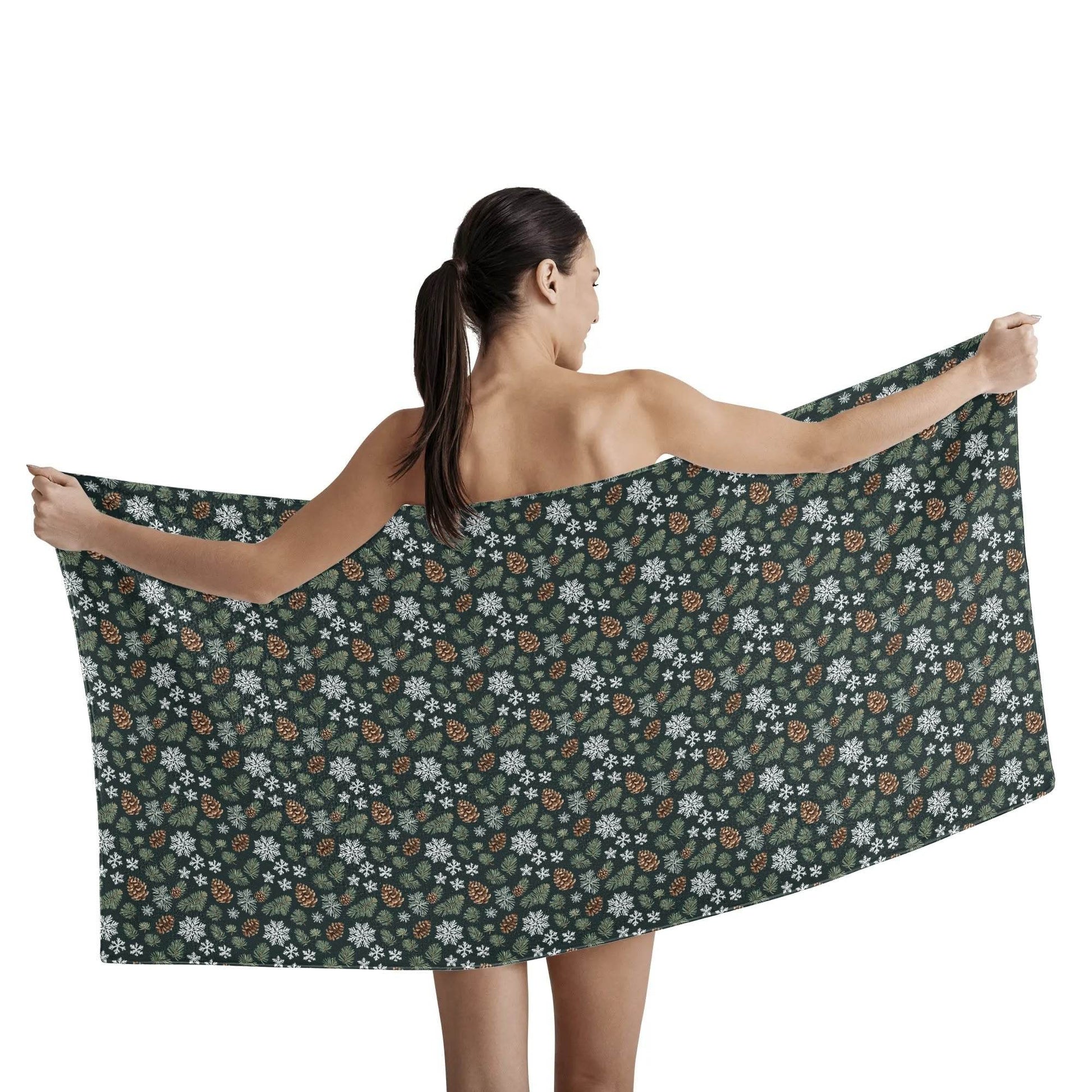 Snowflake Pine Bath Towel - DeRose Seasonal