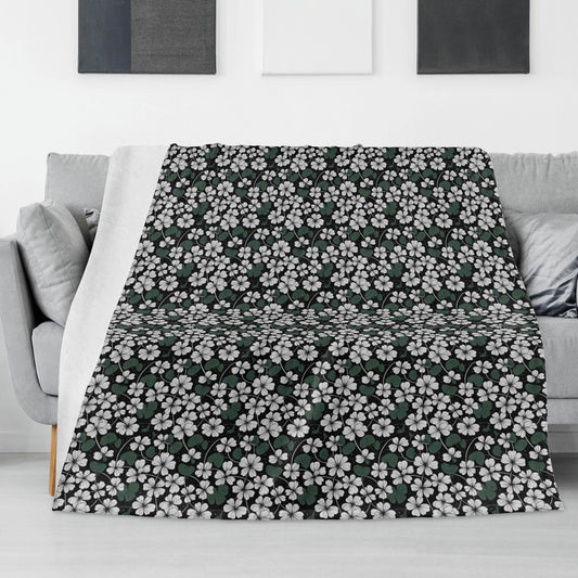White Clover Flannel Breathable Blanket 4 Sizes - DeRose Seasonal