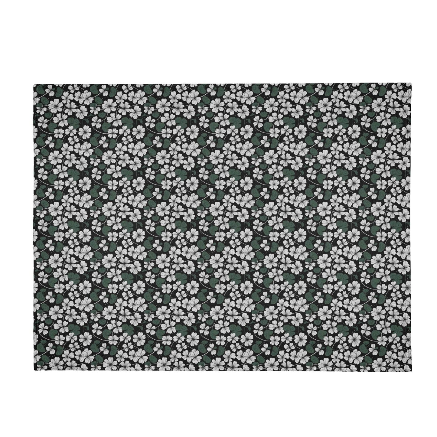 White Clover Flannel Breathable Blanket 4 Sizes - DeRose Seasonal