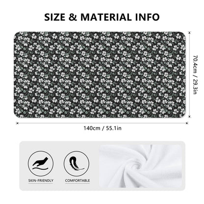 White and Green Clover Bath Towel - DeRose Seasonal