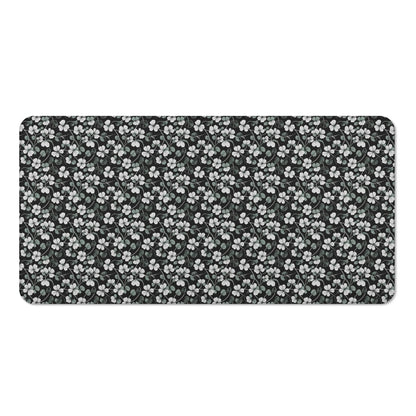 White and Green Clover Bath Towel - DeRose Seasonal