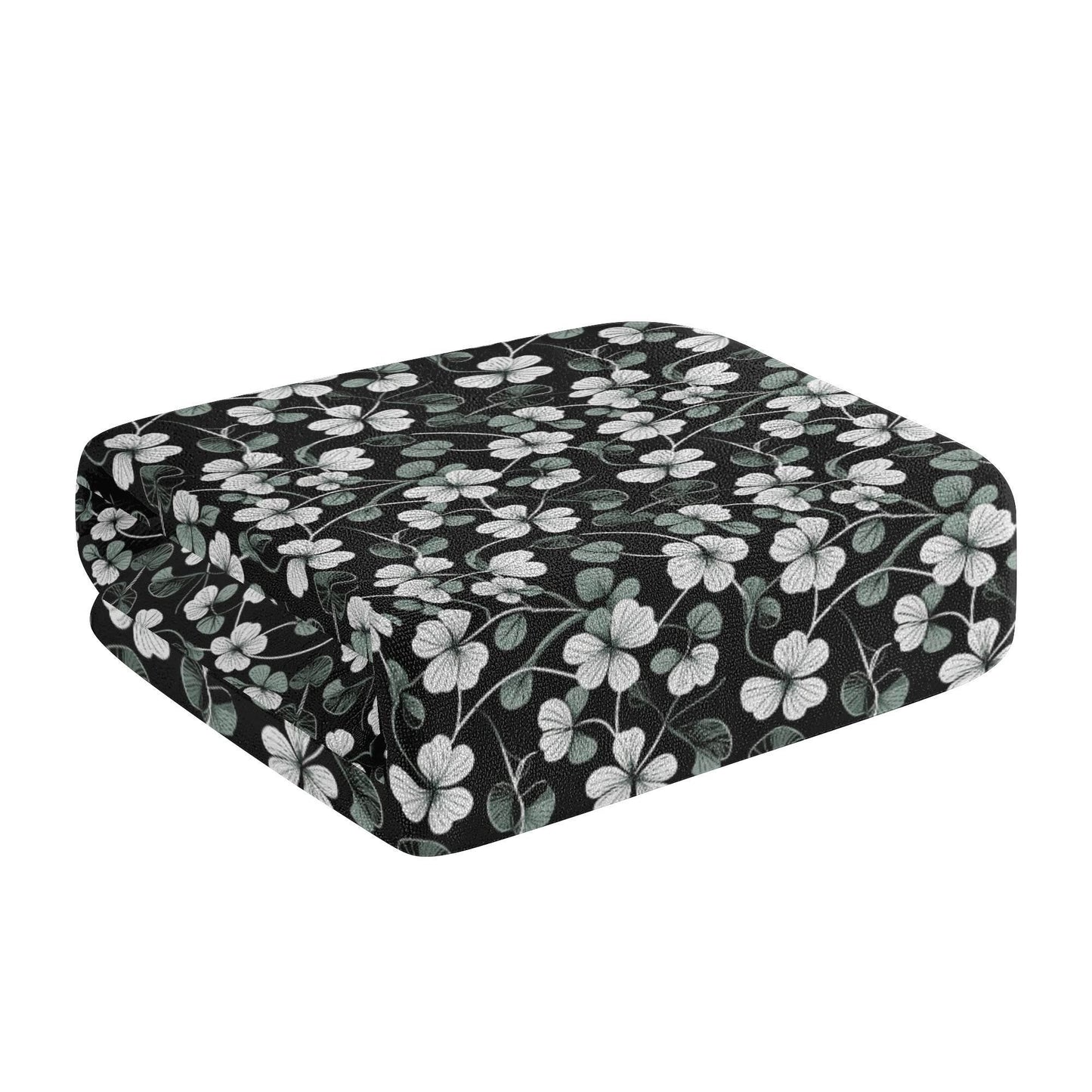 White and Green Clover Bath Towel - DeRose Seasonal