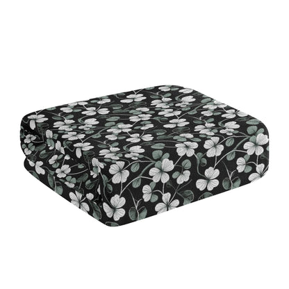 White and Green Clover Bath Towel - DeRose Seasonal