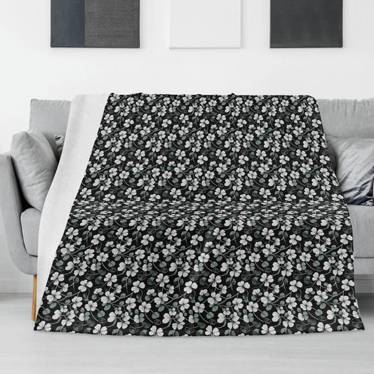 White and Green Clovers Flannel Breathable Blanket 4 Sizes - DeRose Seasonal
