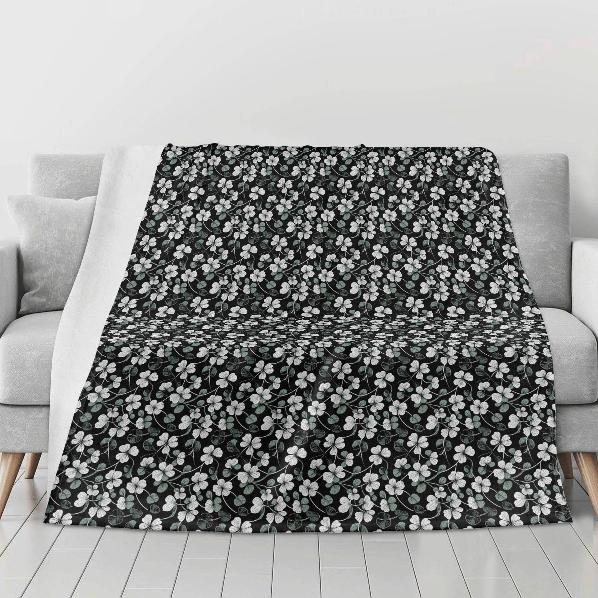 White and Green Clovers Flannel Breathable Blanket 4 Sizes - DeRose Seasonal