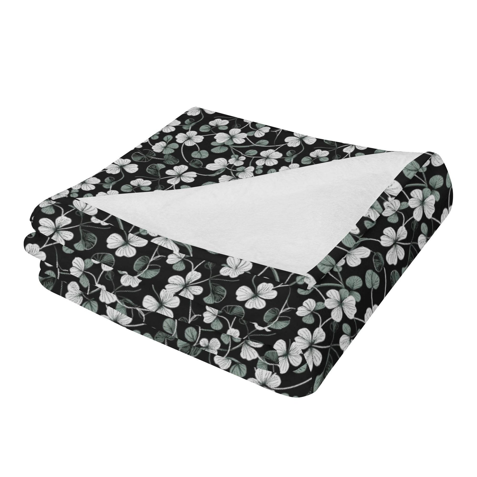 White and Green Clovers Flannel Breathable Blanket 4 Sizes - DeRose Seasonal