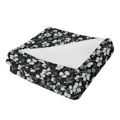 White and Green Clovers Flannel Breathable Blanket 4 Sizes - DeRose Seasonal