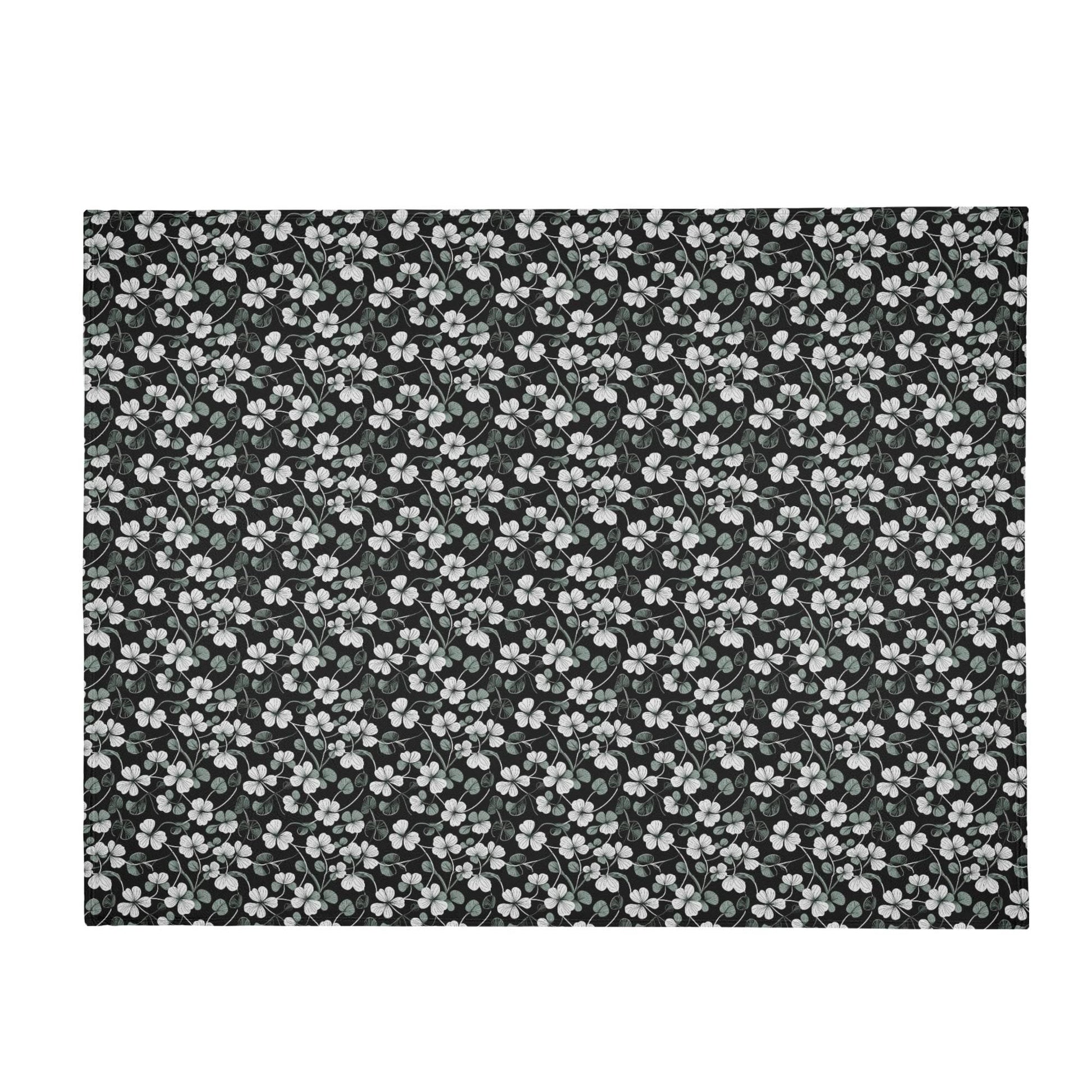 White and Green Clovers Flannel Breathable Blanket 4 Sizes - DeRose Seasonal
